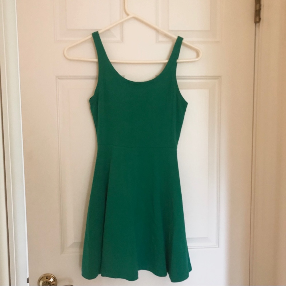 Flattering Tight Skater Dress With Zipper Closure